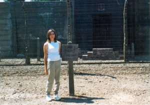 Susan-Tornatore@-Auschwitz-700x500-1